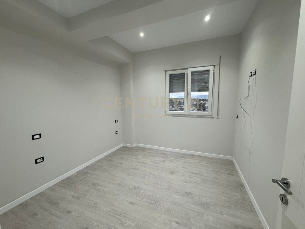 Apartament 1+1 me Verandë  – Kodra e Priftit