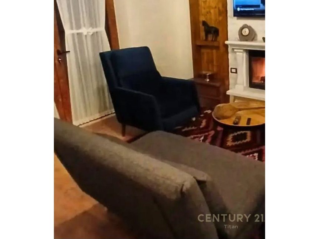 JEPET ME QERA BUJTINE, ME LARGESI 28KM NGA QENDRA E TIRANES!!!