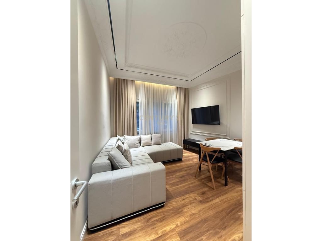 Apartament 2+1 Me Qira në Bulevardin Kryesor, Durrës !