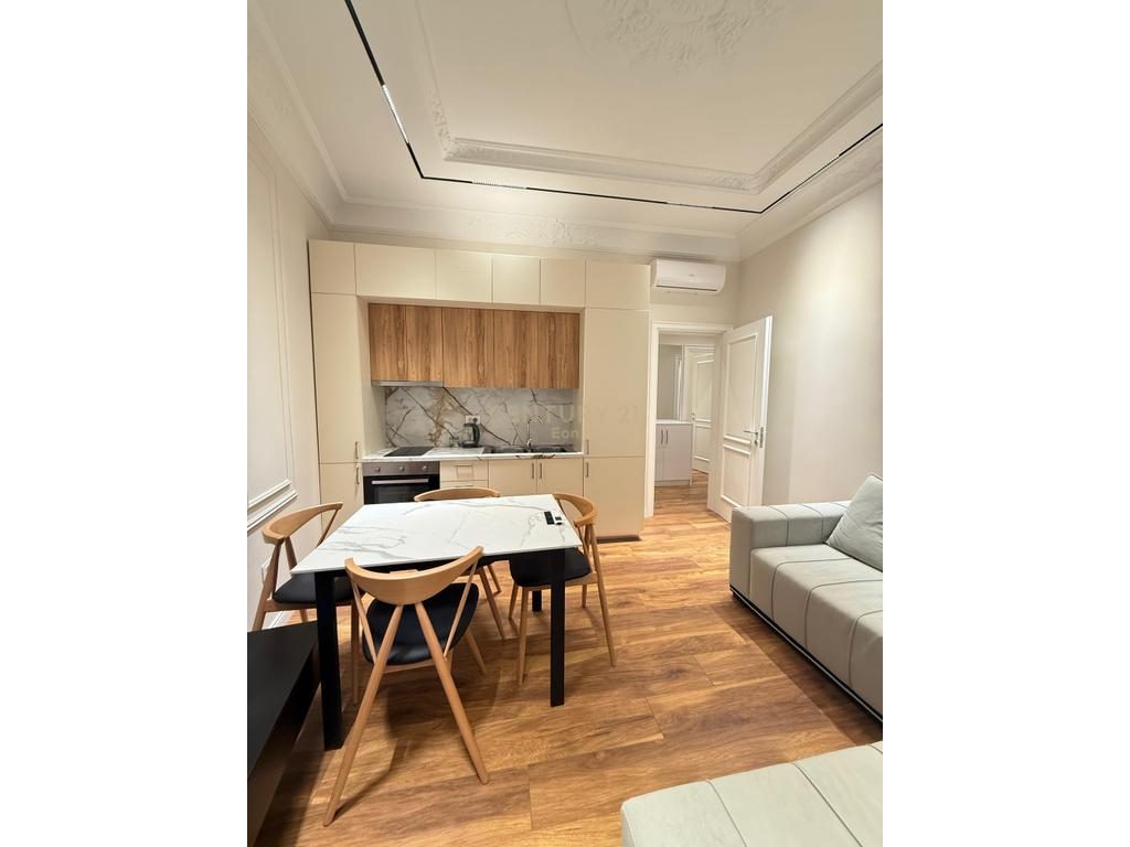 Apartament 2+1 Me Qira në Bulevardin Kryesor, Durrës !