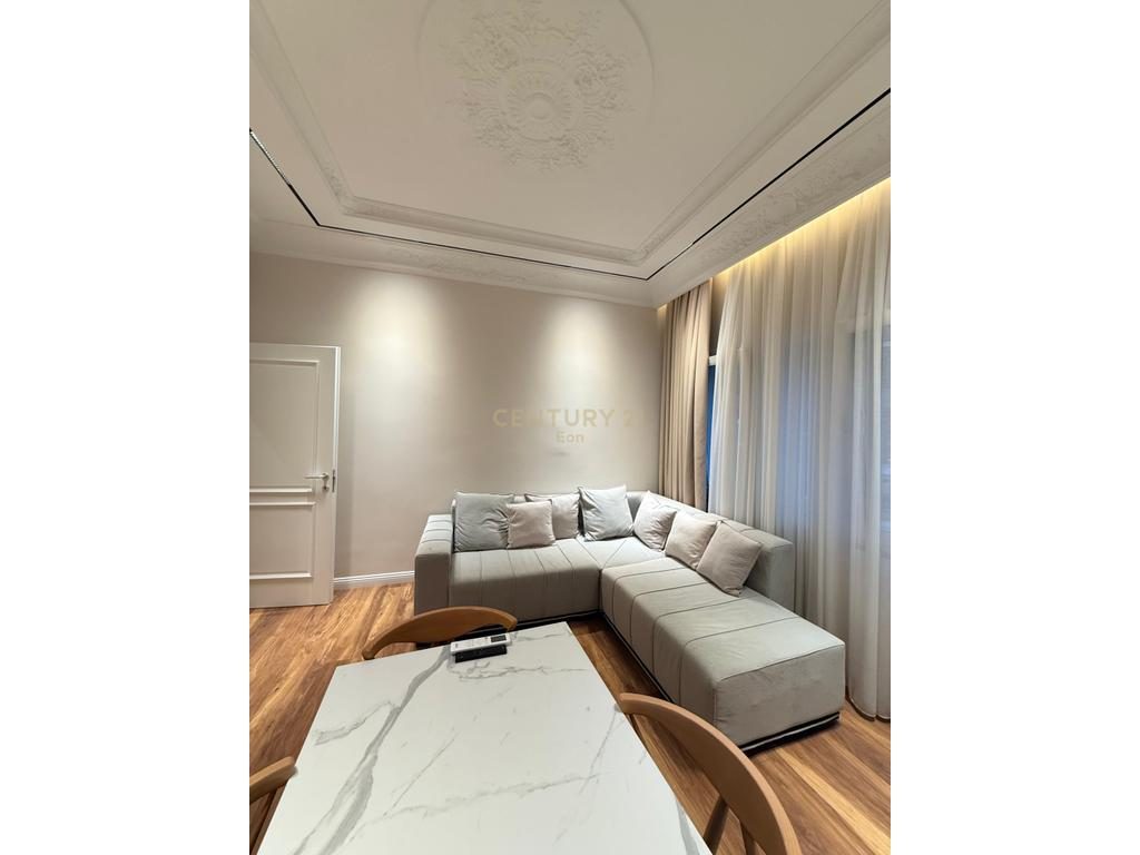 Apartament 2+1 Me Qira në Bulevardin Kryesor, Durrës !
