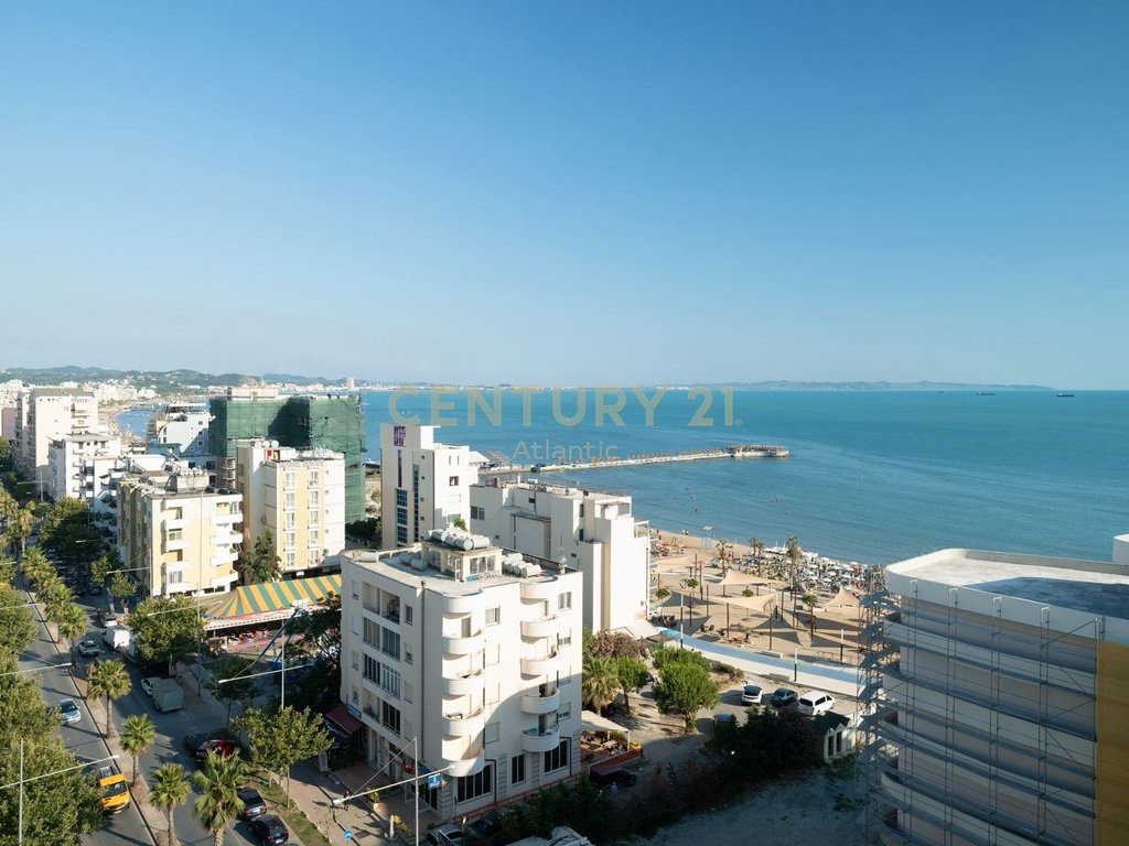 APARTAMENT 3+1+2T ME VERANDË 160 m² – PLAZH, DURRËS