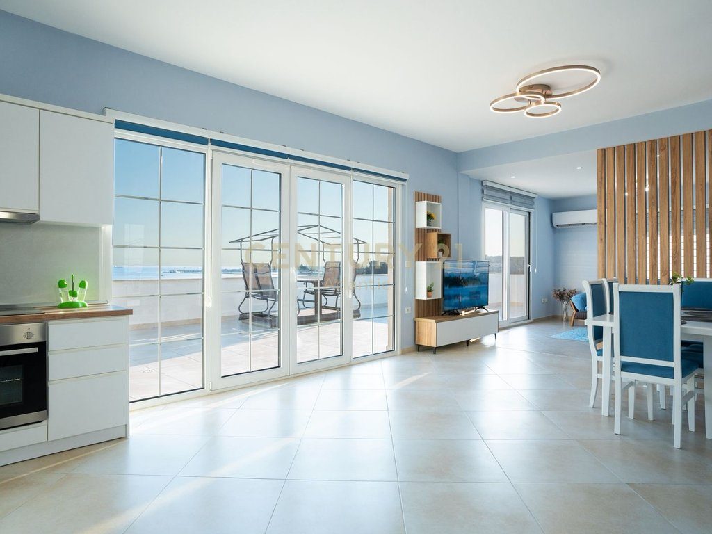 APARTAMENT 3+1+2T ME VERANDË 160 m² – PLAZH, DURRËS