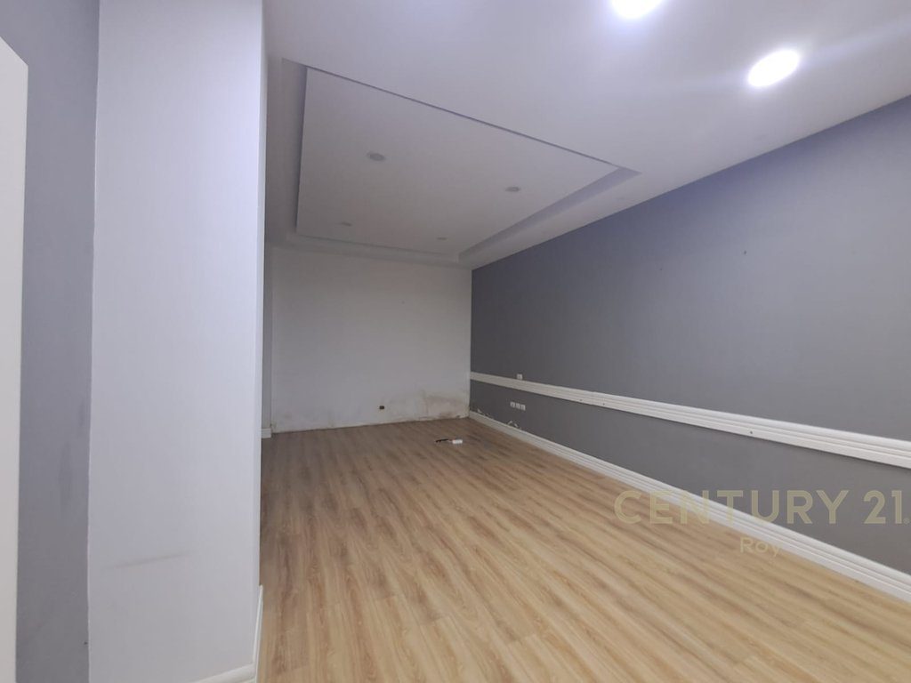 Hapësirë multifunksionale  Për Shitje në Plazh, Durrës 50m Distance nga Deti.