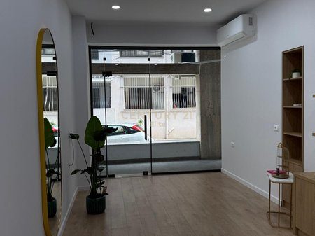 NJESI KOMERCIALE 133 M2 PER QIRA BOOK BUILDING!