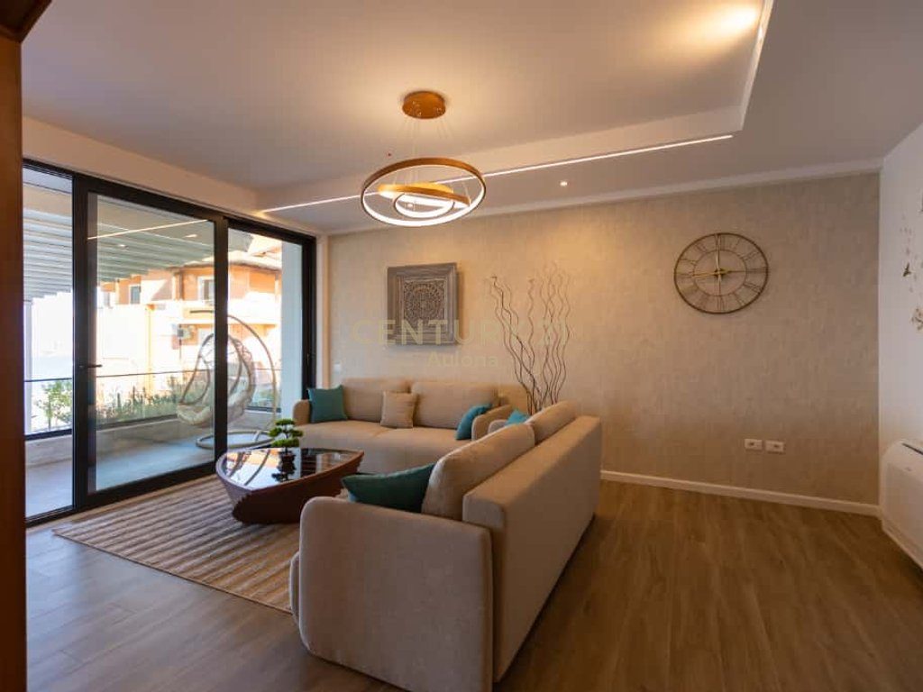 APARTAMENT LUKSOZ ME TARRACE DHE PAMJE DETI PRANE LUNGOMARE 1 !