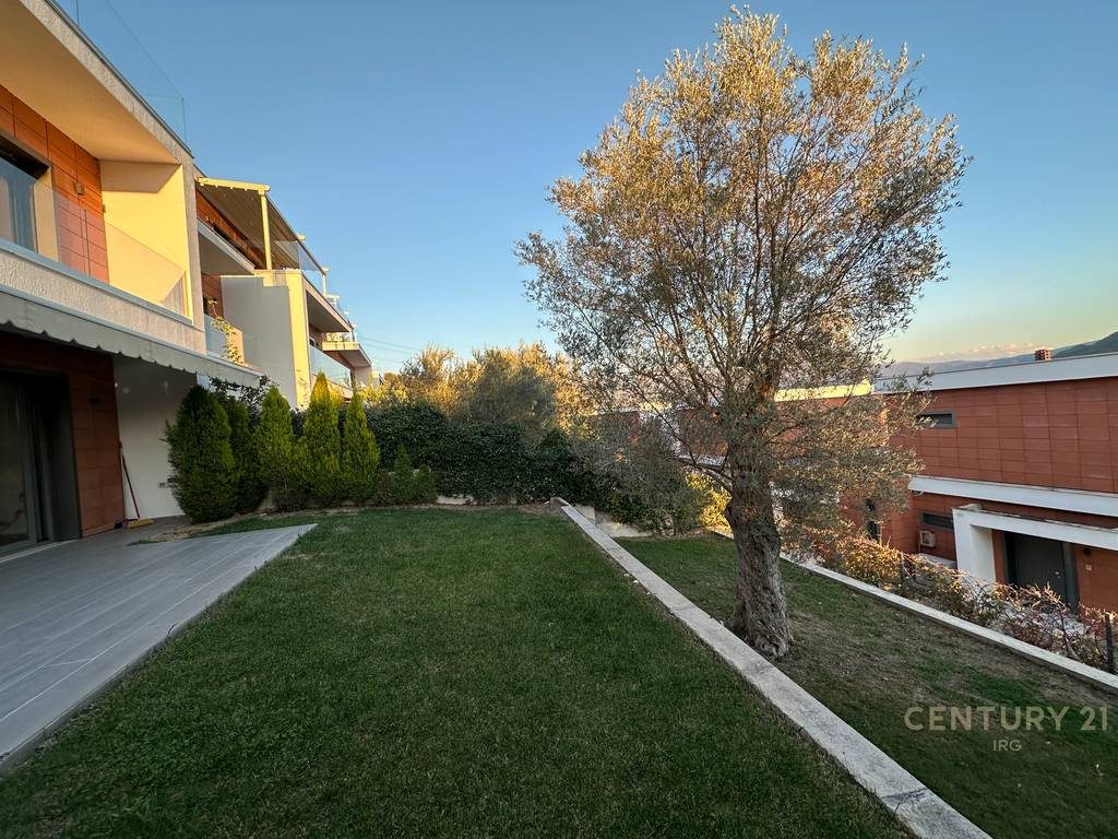 Vile ne Rezidencen Olive Grove!