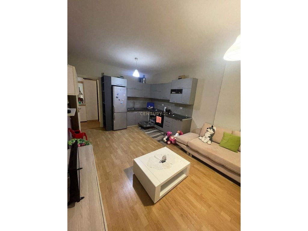 Shitet apartament 2+1 ne fresk afer Ramazan Gaxherri !