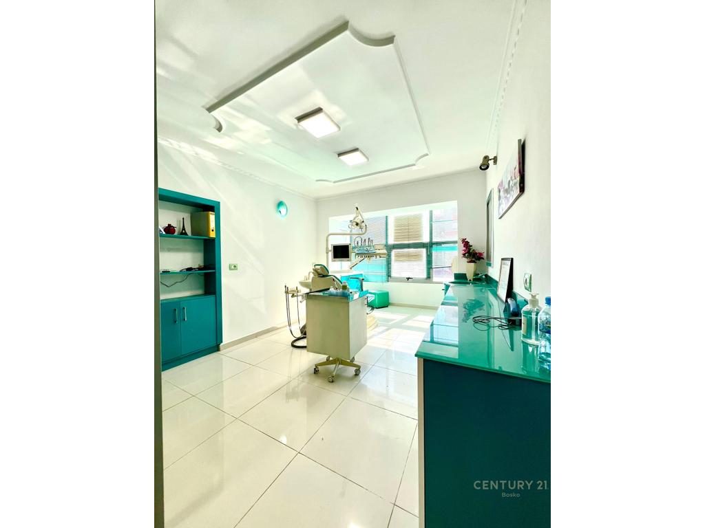 Fier, shitet njësi biznesi (klinikë)