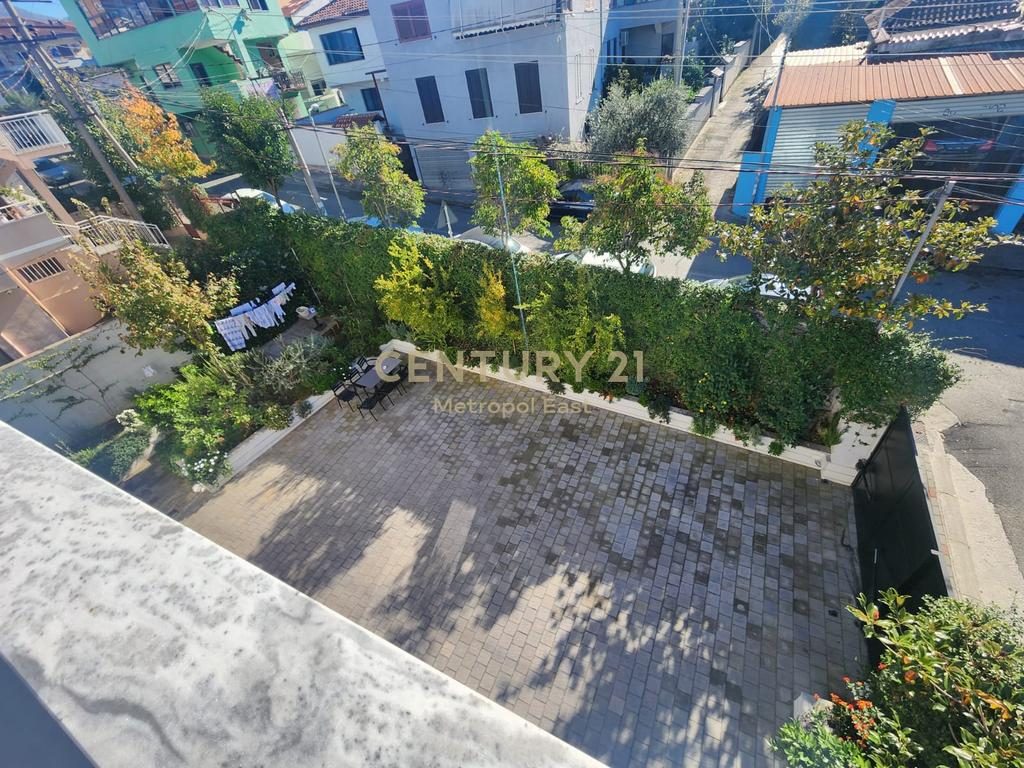 Shitet Vilë moderne 2-katëshe me izolim cilësor dhe projekt për zgjerim deri në 5 kate!!