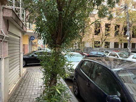 SHESIM AMBIENT KOMERCIAL TË PËRSHATSHËM PËR ZYRA - NË DURRËS