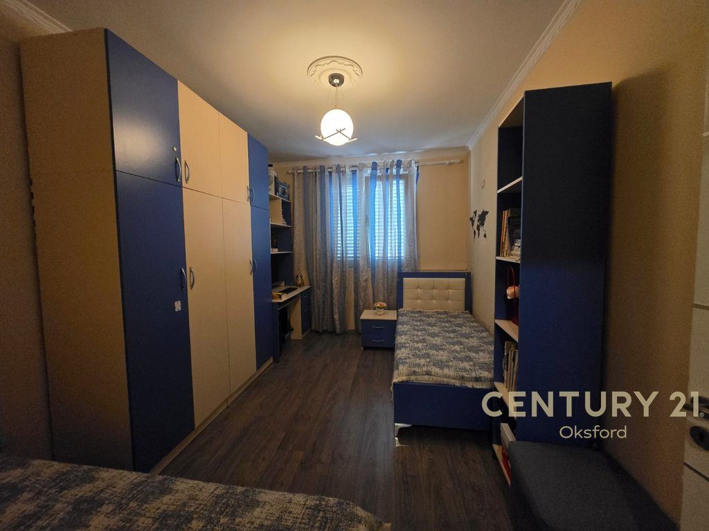 SHITET APARTAMENT 2+1 TEK ISH FUSHA E AVIACIONIT