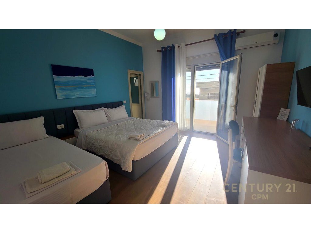 Hotel per shitje plotësisht funksional në Durrës – buzë detit!