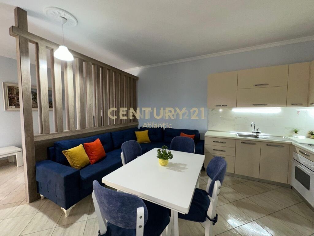 JEPET ME QIRA APARTAMENT 2+1 NE PLAZH VIJE E PARE ME DETIN !