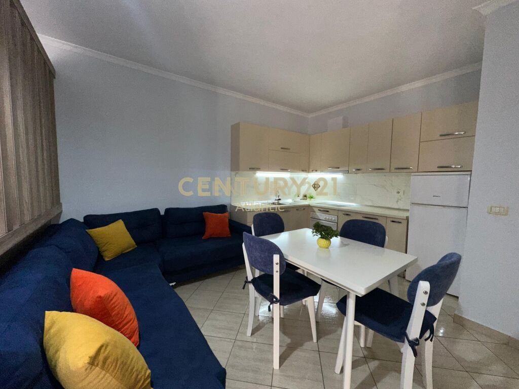 JEPET ME QIRA APARTAMENT 2+1 NE PLAZH VIJE E PARE ME DETIN !