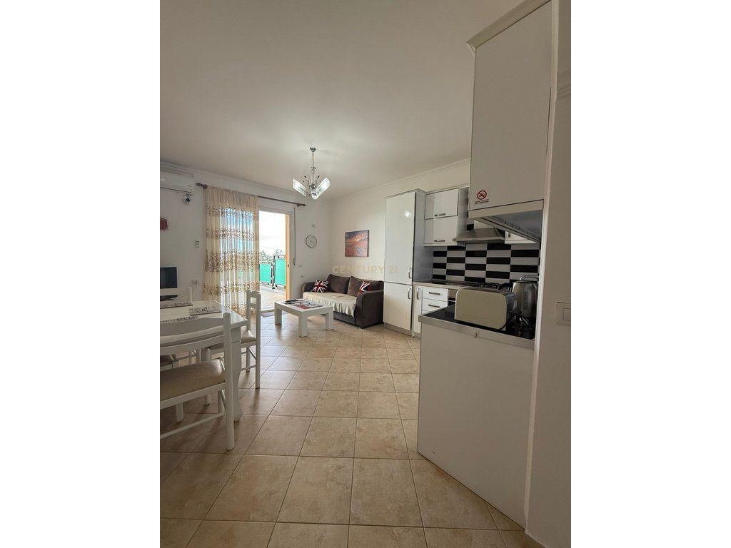 SHITET APARTAMENT 2+1+2 ME DY VERANDA DHE PAMJE PANORAMIKE NGA DETI – “UJI I FTOHTË”, VLORË!!!