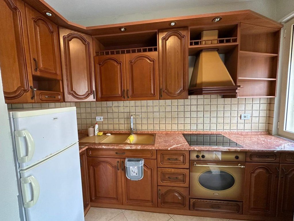 Apartament 1+1 me Qira te Shkëmbi I Kavajës, Durrës - 350€ | 72 m²