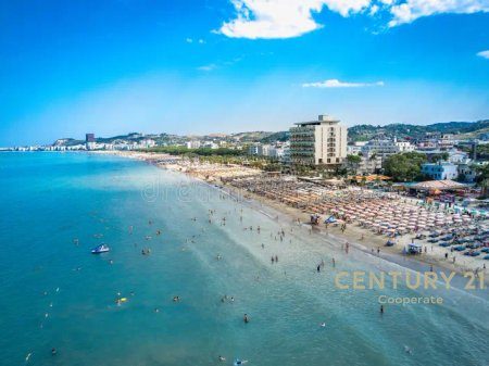 SHESIM PENTHOUSE NË GOLEM