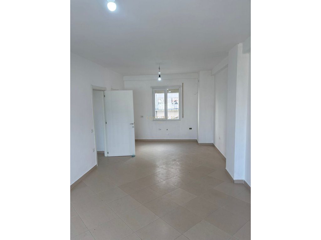 Shitet apartament 2+1
— 2 dhoma gjumi
Tek rruga Ramazan Gaxherri ne Fresk
130000