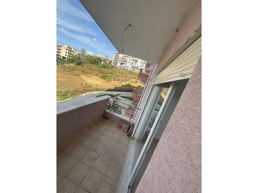 Shitet apartament 2+1
— 2 dhoma gjumi
Tek rruga Ramazan Gaxherri ne Fresk
130000