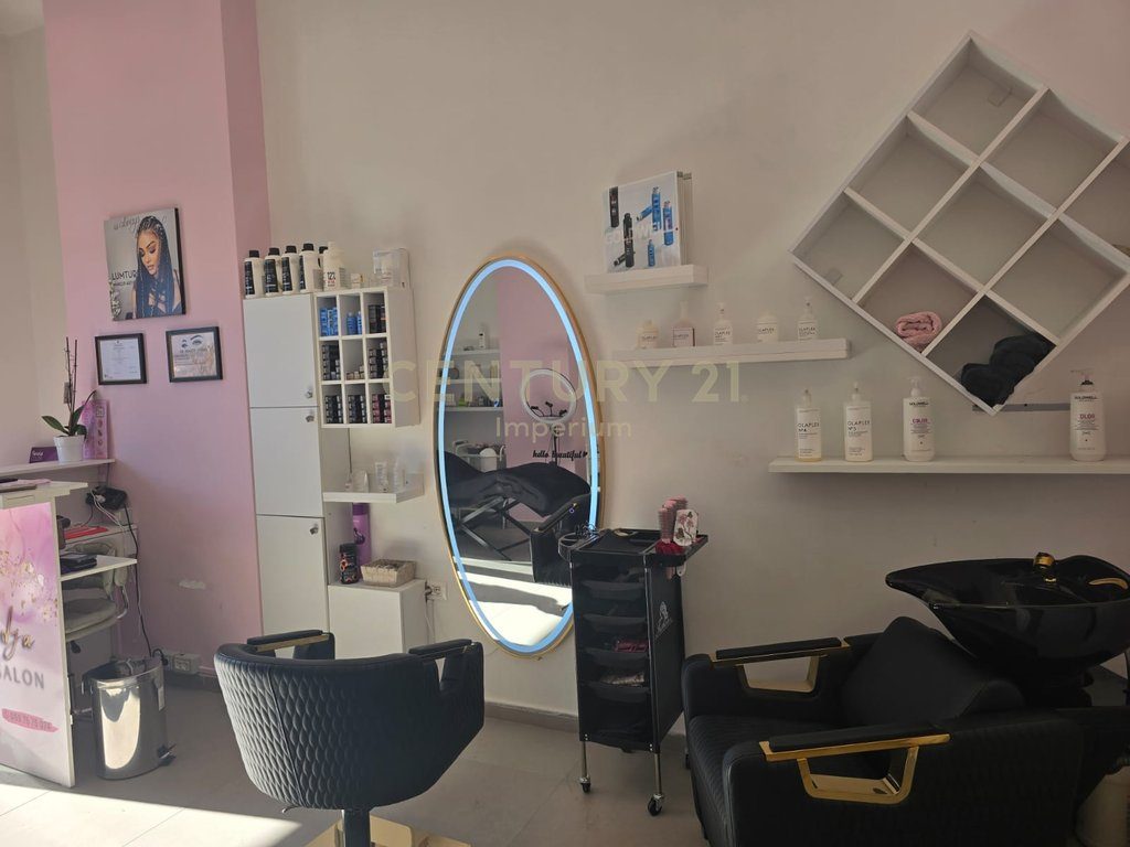 Shitet Biznes Parukerie në Yzberish!