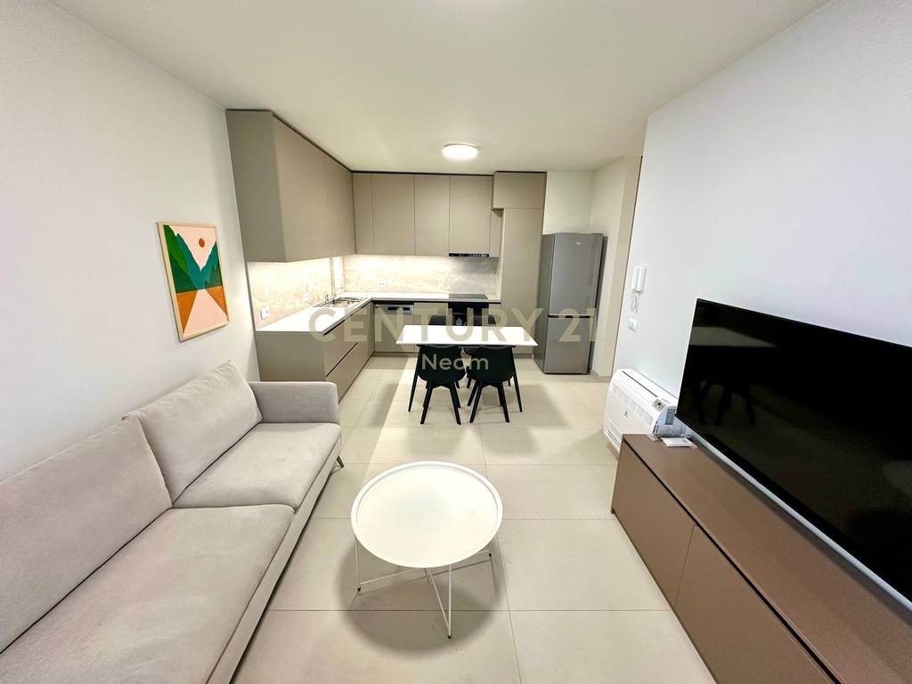 QIRA, APARTAMENT MODERN 1+1 ME POST PARKIMI‼️