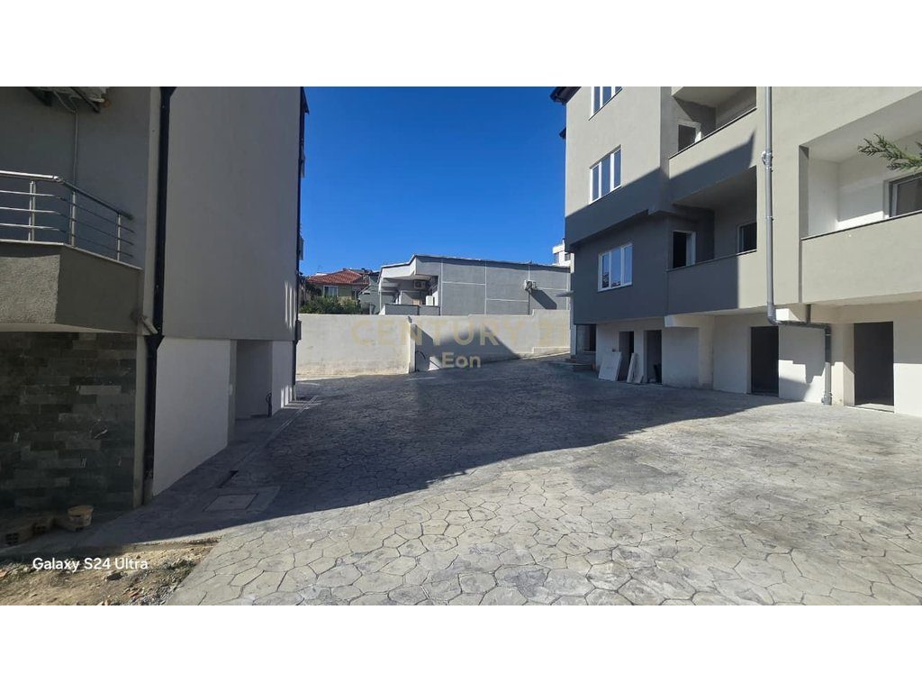 Apartament 3+1 në Shitje në Durrës me Post Parkimi dhe Depo !
