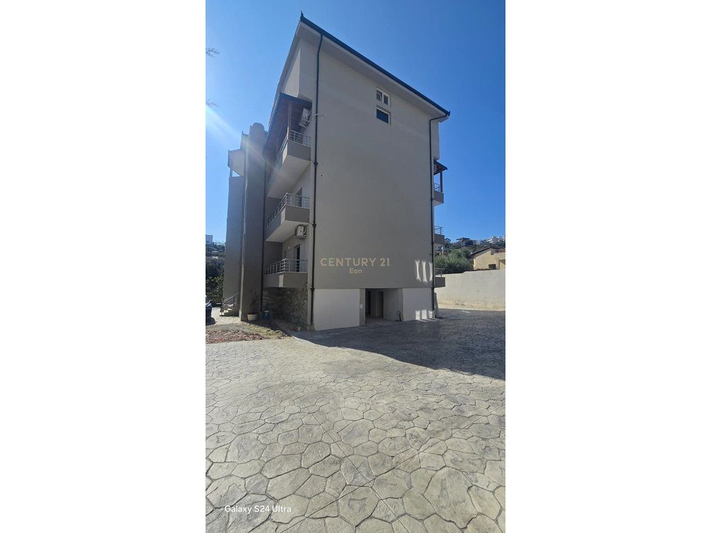 Apartament 3+1 në Shitje në Durrës me Post Parkimi dhe Depo !