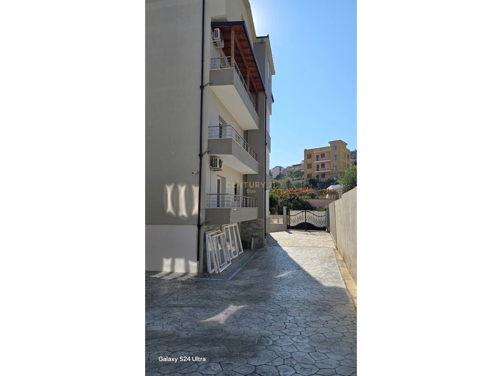 Apartament 3+1 në Shitje në Durrës me Post Parkimi dhe Depo !