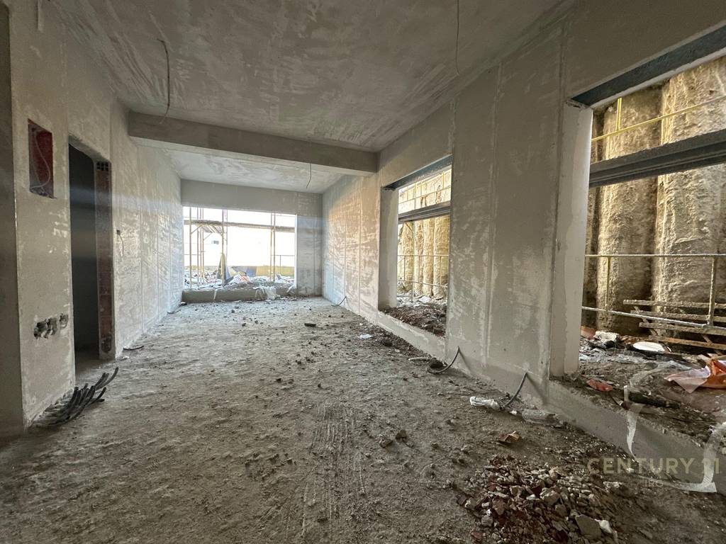 Dupleks me oborr ne Swan Lake Residence!