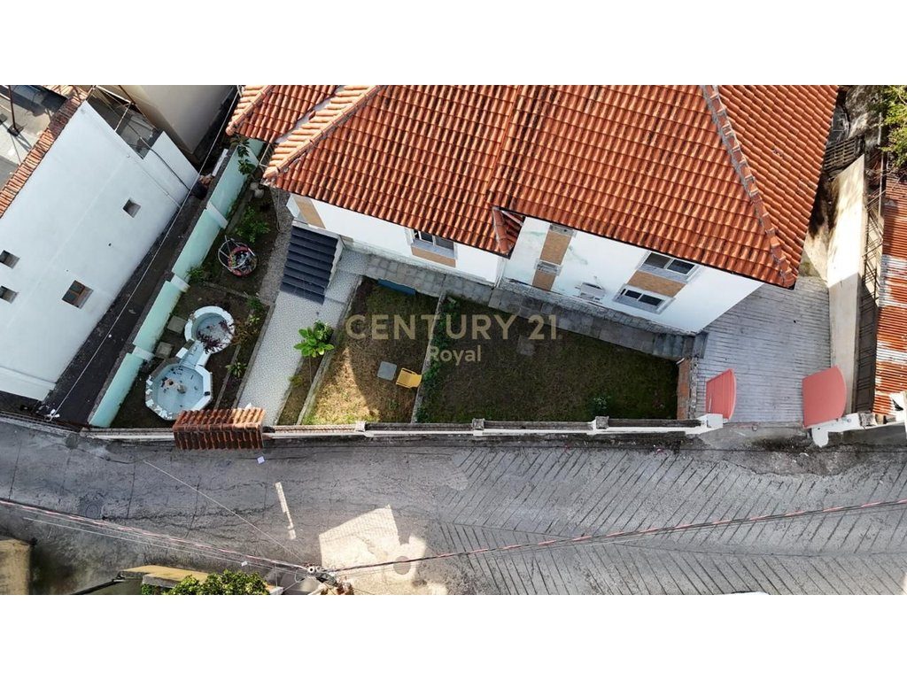 Vilë për Shitje prane spitalit rajonal Durrës - 280000€ | 480 m²