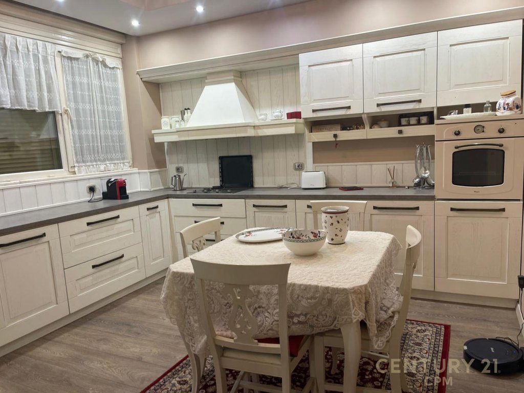 Vila Moderne 4-Katëshe, 6 dhoma në Shitje në Rezidencën Akacia Hills 1, Mjull-Bathore