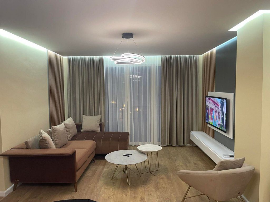 APARTAMENT 2+1 PER QERA,TEK KISHA ORTODOKSE!