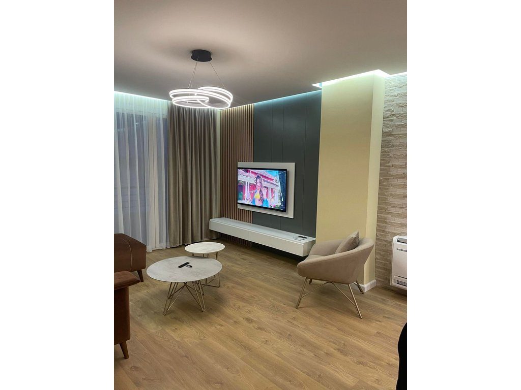 APARTAMENT 2+1 PER QERA,TEK KISHA ORTODOKSE!