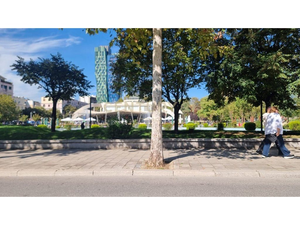 Bar / Restorant në shitje tek Shallvaret,perballe Tajvanit, Tiranë . ULET ÇMIMI NGA 280,000€ NË 250.000€ ! - Century 21...
