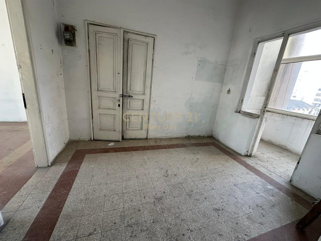 Apartament 2+1+3 Ballkone Për Shitje në Qendra e Durrësit - 170000€ | 105.19 m²