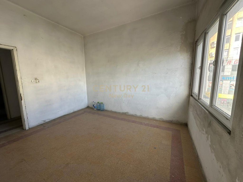 Apartament 2+1+3 Ballkone Për Shitje në Qendra e Durrësit - 170000€ | 105.19 m²