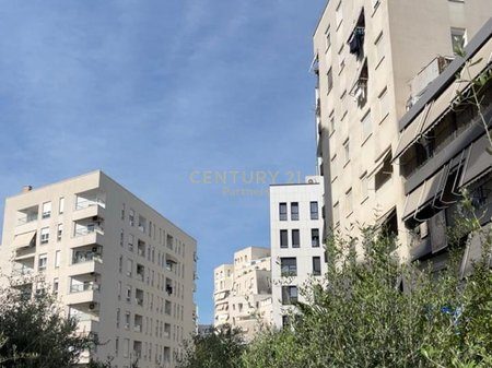 Ambient Komercial Për Shitje në Kompleksi Magnet, Tiranë - 178200€ | 54 m²