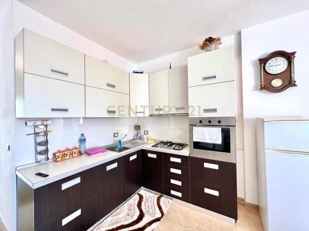 SHITET APARTAMENT 2+1 DHE 2 BALLKONE NE SHKEMBIN E KAVAJES DURRES !