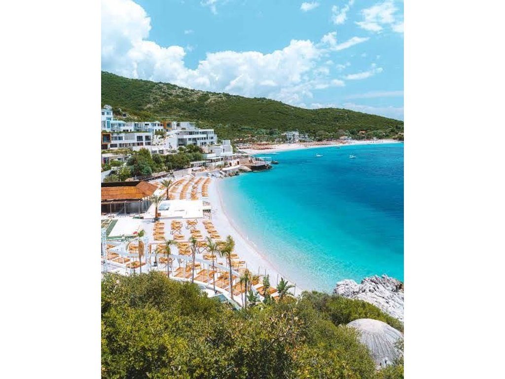 HOTEL NË SHITJE – HIMARË