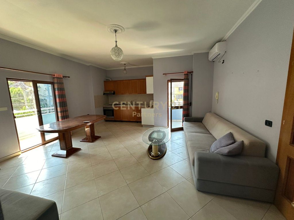APARTAMENT 2+1+2 PËR QIRA NË RRUGËN GRAMOZ PASHKO
