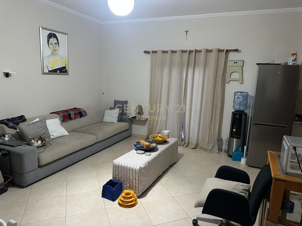APARTAMENT 2+1+2 PËR QIRA NË RRUGËN GRAMOZ PASHKO