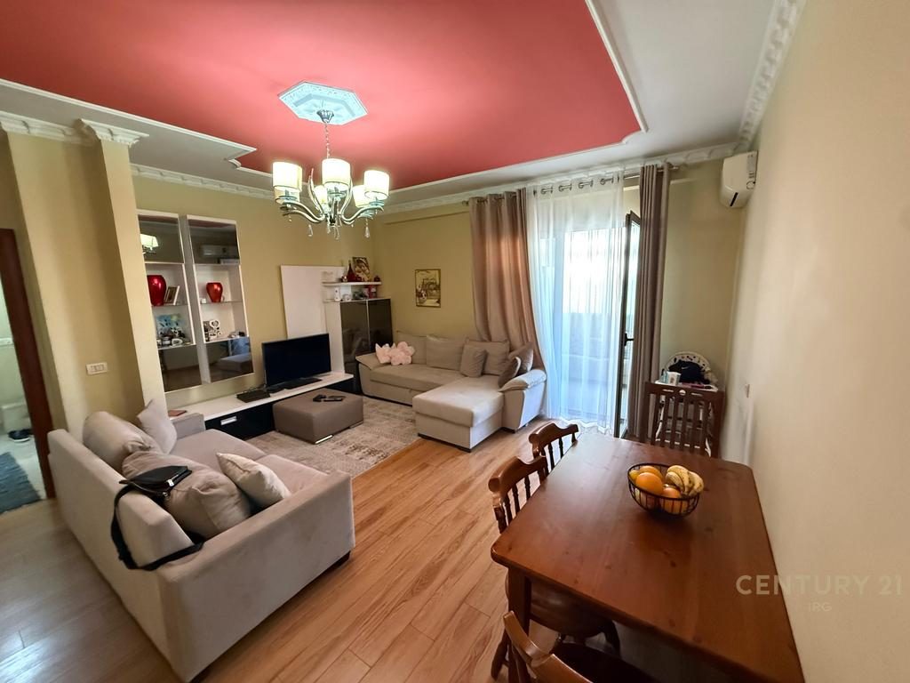 Apartament 2+1+2 prane Ministrise se Jashtme