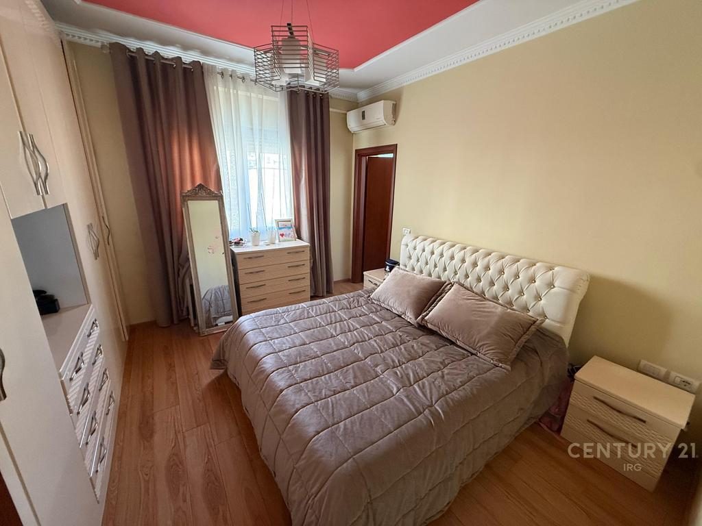 Apartament 2+1+2 prane Ministrise se Jashtme