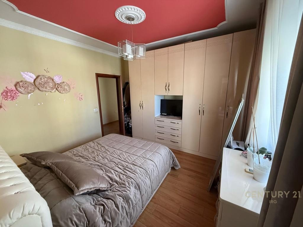 Apartament 2+1+2 prane Ministrise se Jashtme