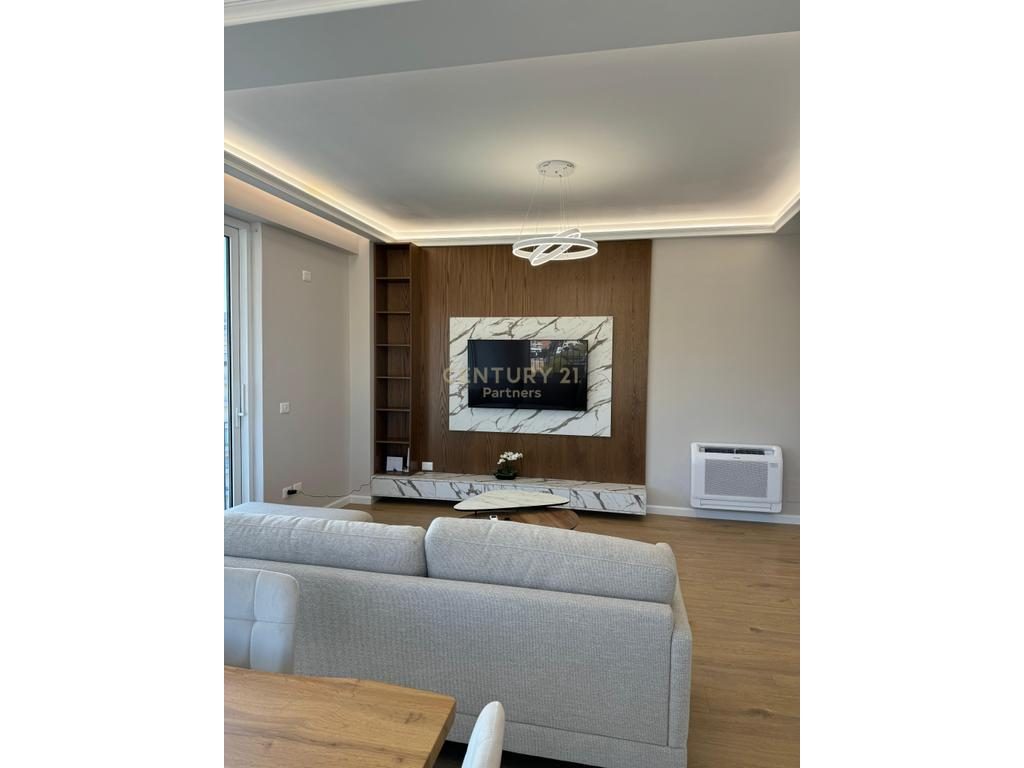 SHESIM APARTAMENT 2+1+2+POST PARKIMI NE VLORE !