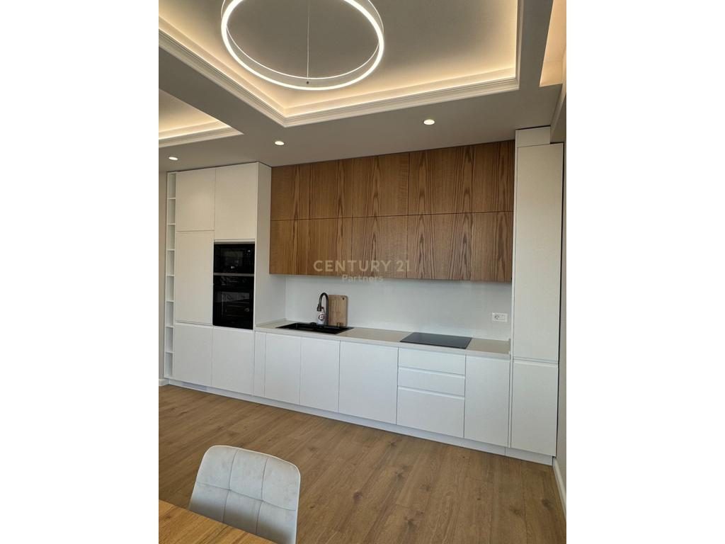 SHESIM APARTAMENT 2+1+2+POST PARKIMI NE VLORE !