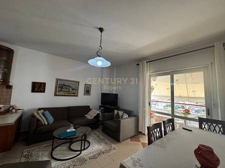 APARTAMENT 1+1 PER SHITJE TE BAZAAR GATE PRANE PAZARIT TE RI!