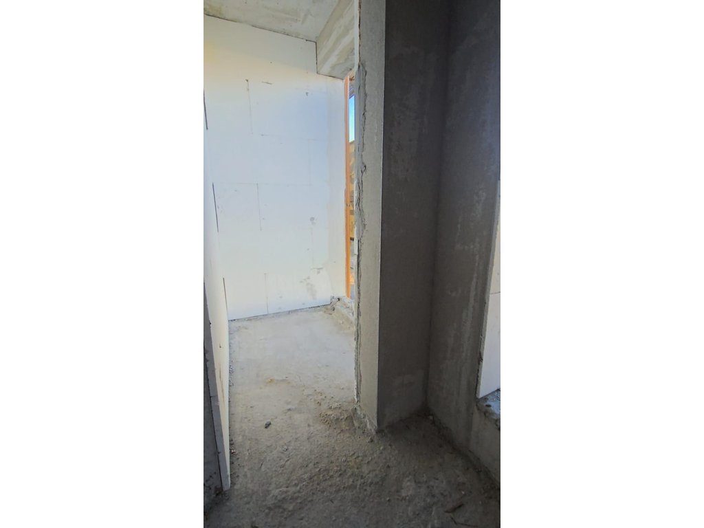 Shitet Penthouse me pamje fantastike nga Liqeni i Thate me 2 poste parkimi
