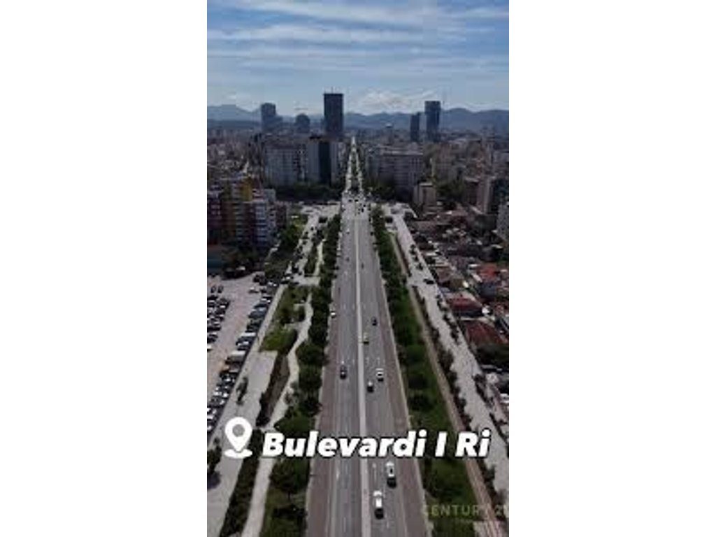 Jepet me qira ambjent komercial, prane Bulevardit te Ri, 15 Euro/m2!